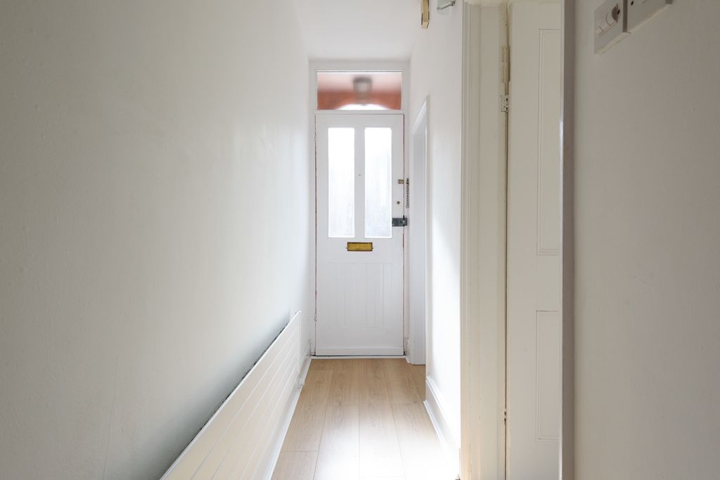 Property photo 3 of 13 4389153