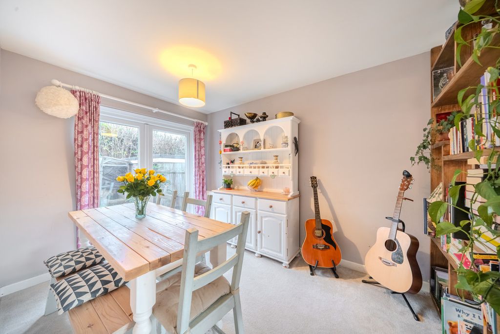 Property photo 2 of 21