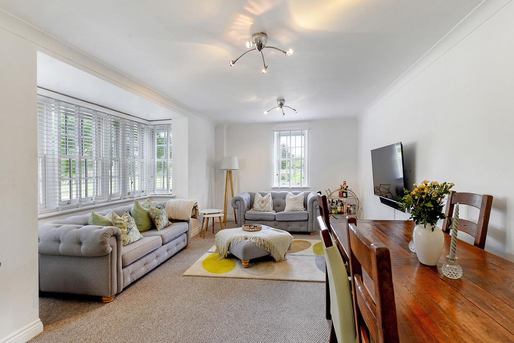 Property photo 2 of 11 Lounge/Diner