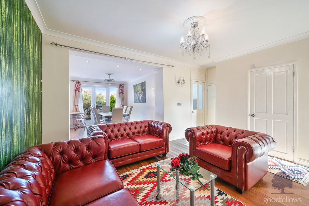 Property photo 2 of 13 Picture No. 15