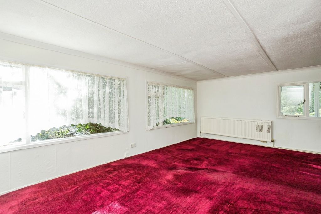 Property photo 2 of 17 Photo