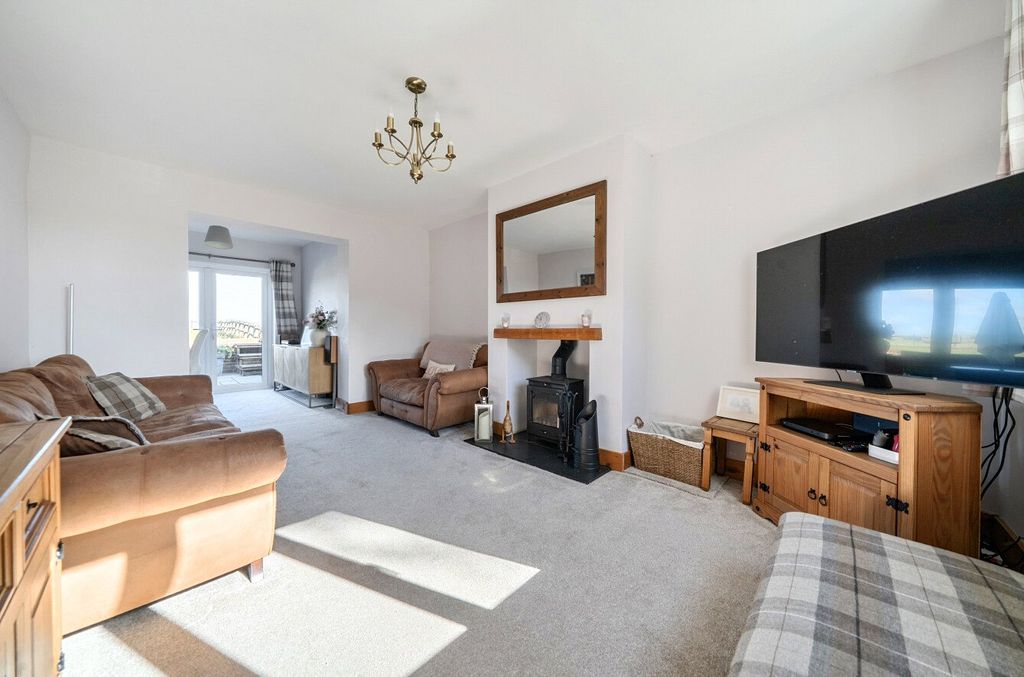 Property photo 2 of 17 Picture No. 03