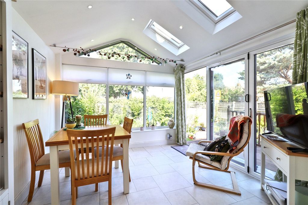 Property photo 2 of 16 Conservatory