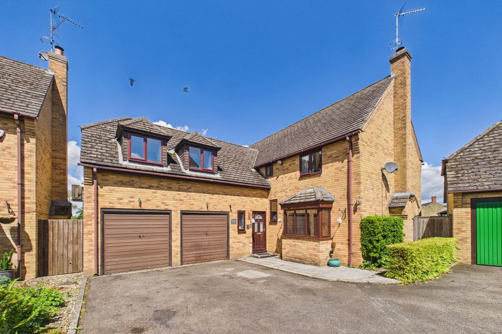 Property photo 1 of 25