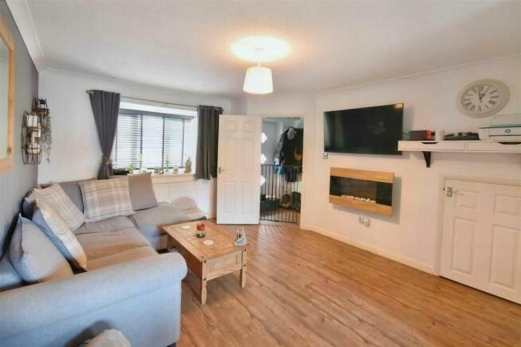 Property photo 2 of 12
