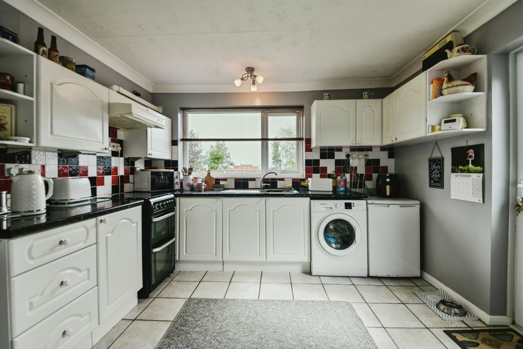 Property photo 3 of 19