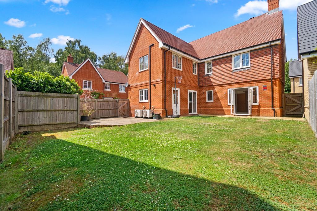 Property photo 1 of 24