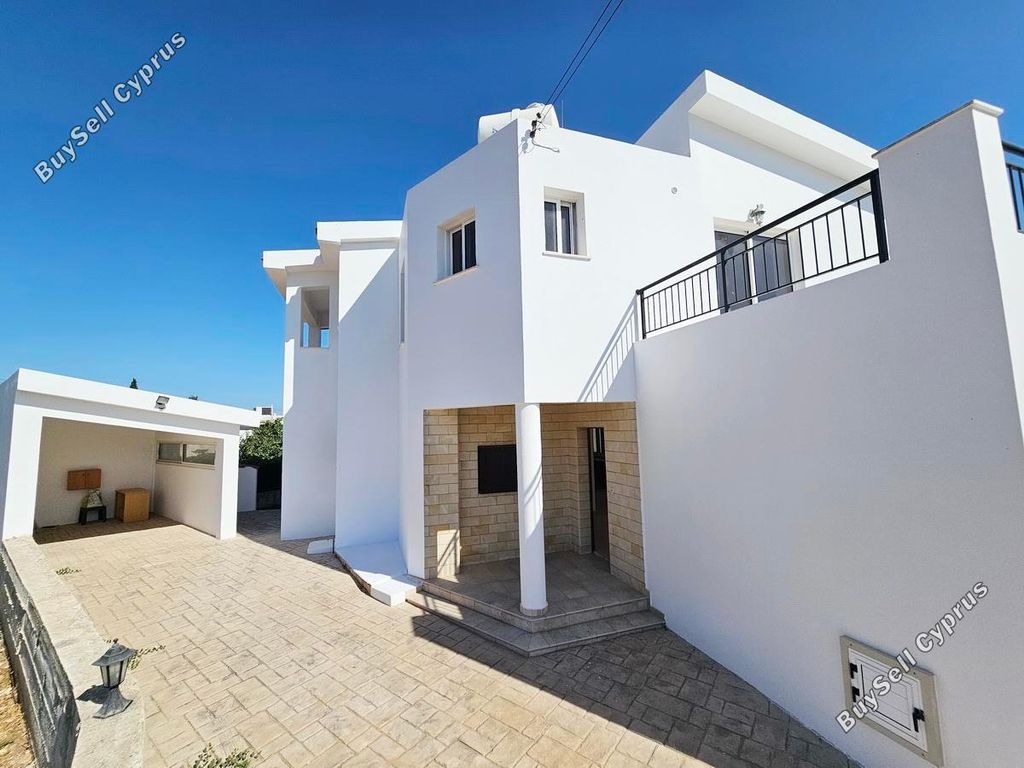 Property photo 2 of 54
