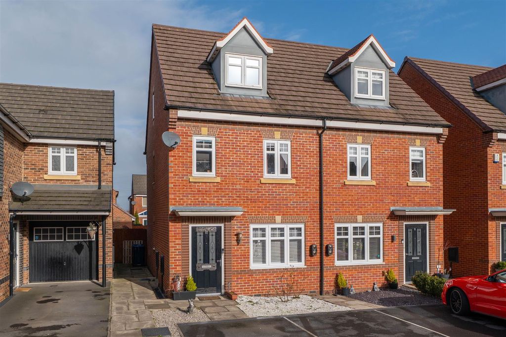 Property photo 1 of 24 Front External