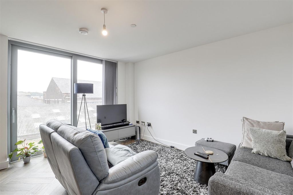 Property photo 3 of 20 3888.Jpg