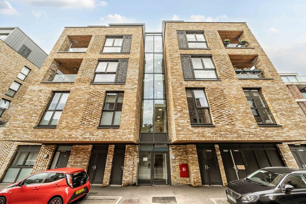 Property photo 1 of 16 External