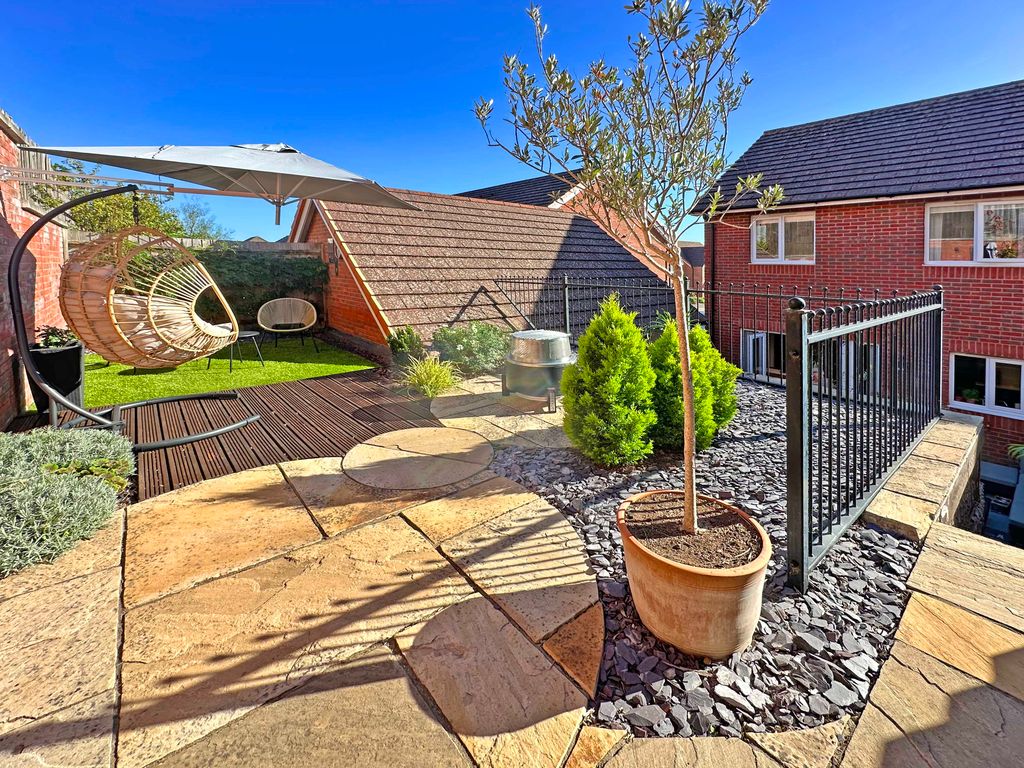 Property photo 3 of 18
