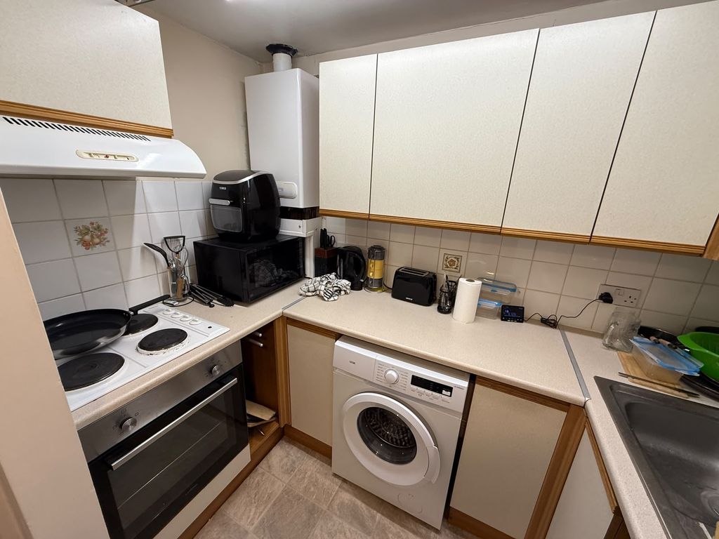 Property photo 3 of 25