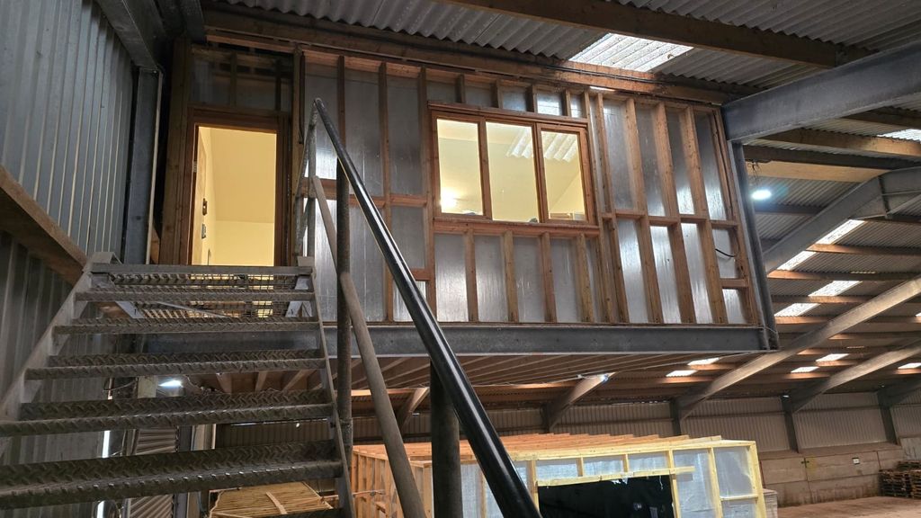 Property photo 3 of 3