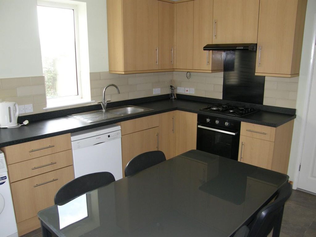 Property photo 3 of 20 Crombie-Ave-100-06.Jpg