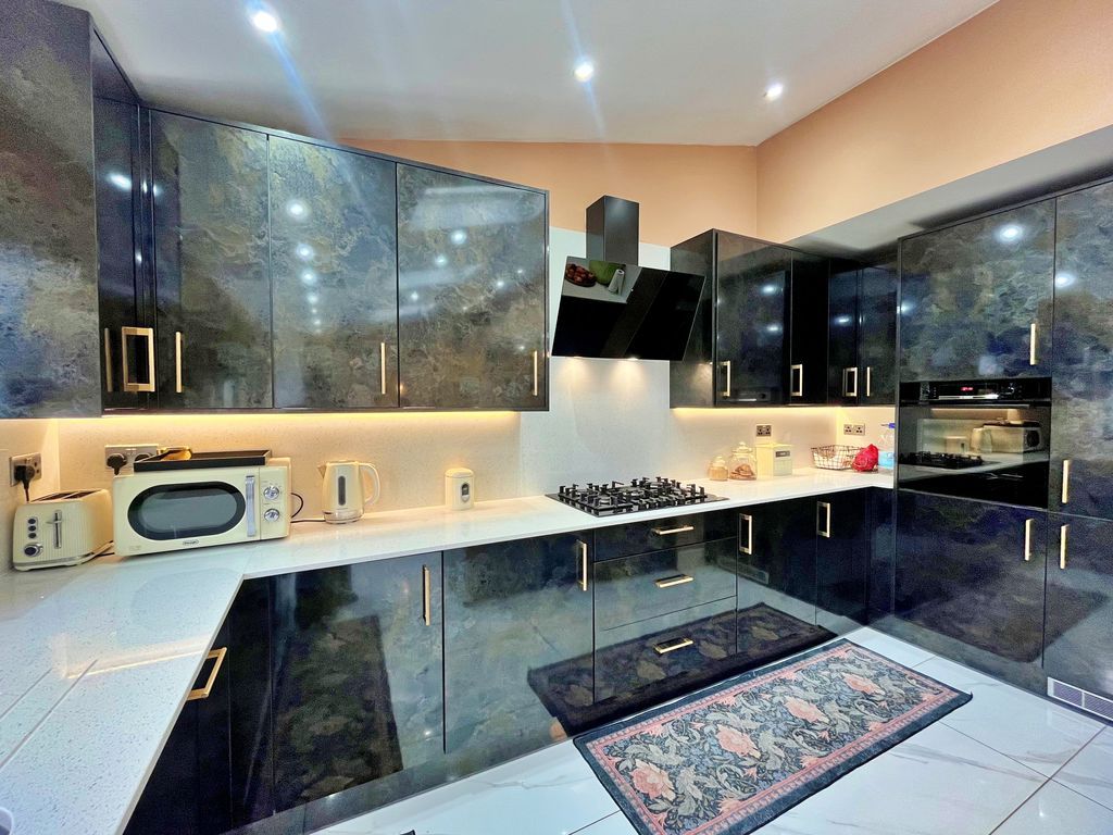 Property photo 2 of 18 Photo 10