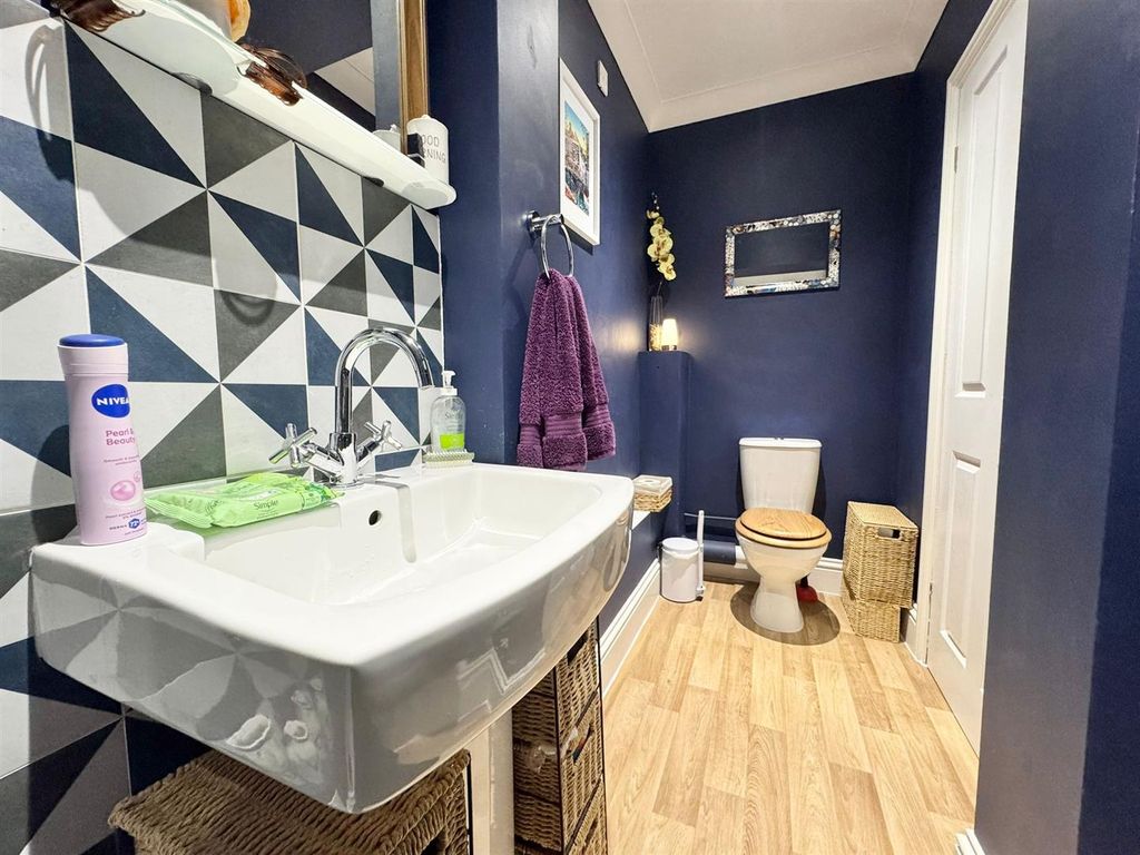 Additional image 8 of 2 bed flat for saleWest Exe South, Tiverton EX16