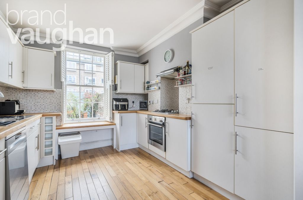 Property photo 2 of 39 Kitchen