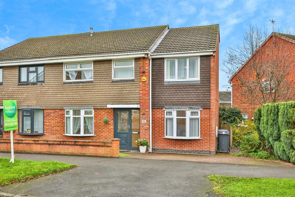 Property photo 1 of 28