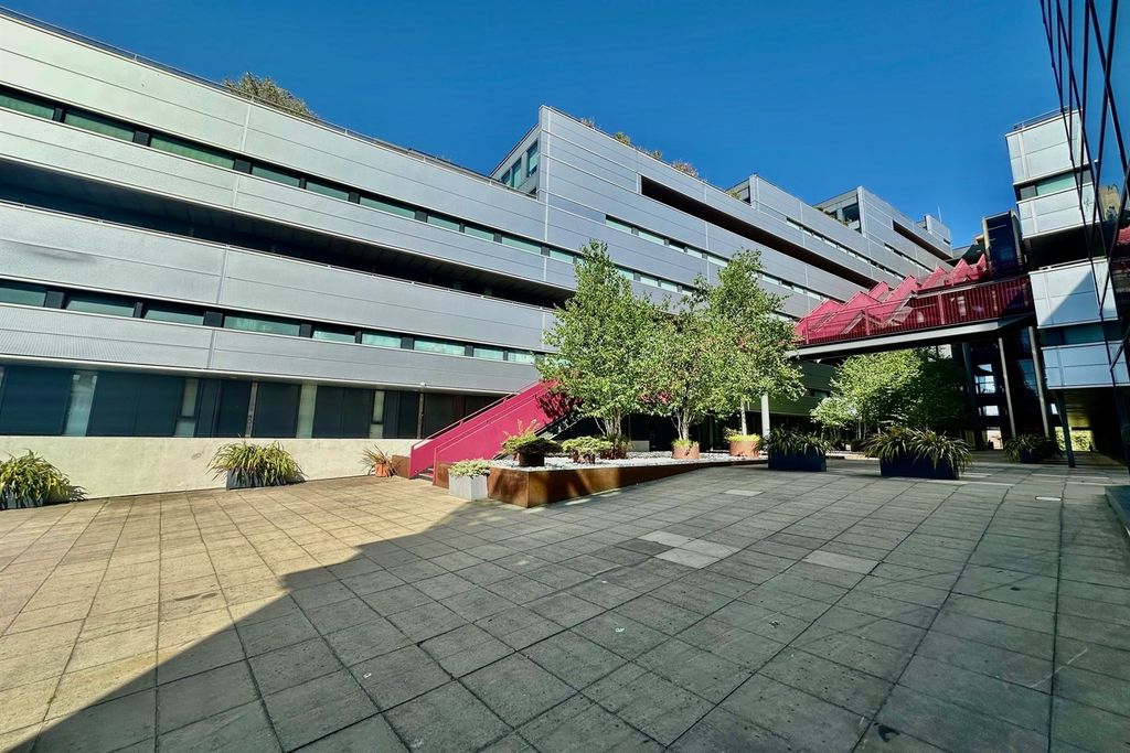 Property photo 1 of 14 (Main)