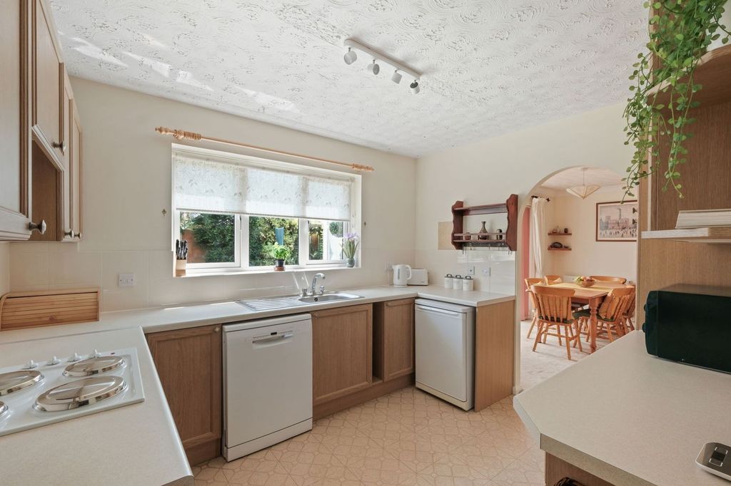 Property photo 3 of 17