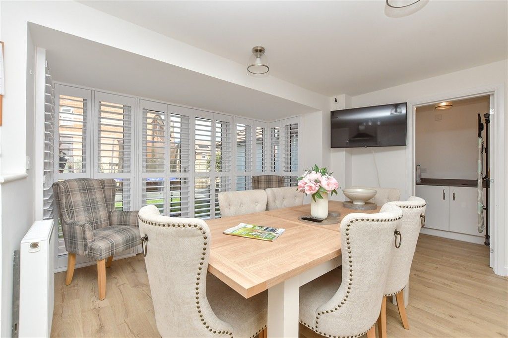 Property photo 3 of 17 Kitchen/Dining Area