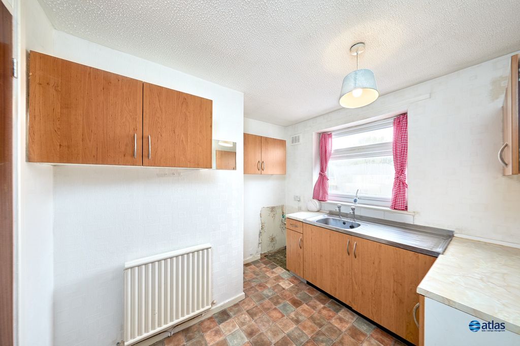 Property photo 2 of 11 Kitchen