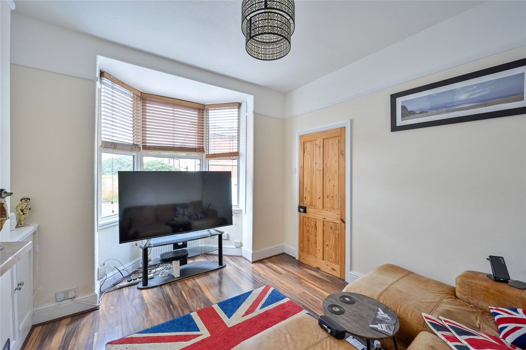 Property photo 3 of 16 Picture No. 19