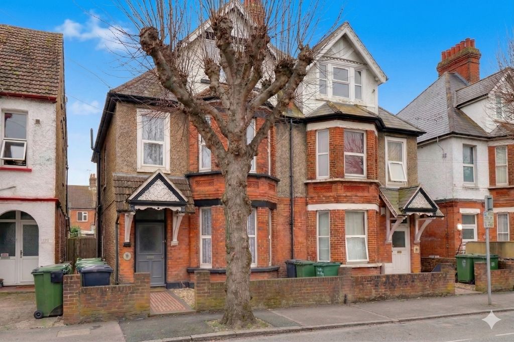 Property photo 1 of 9 Front