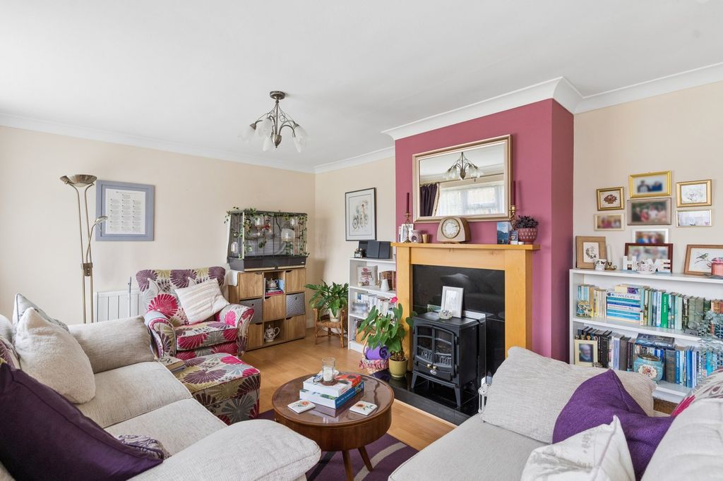 Property photo 2 of 18