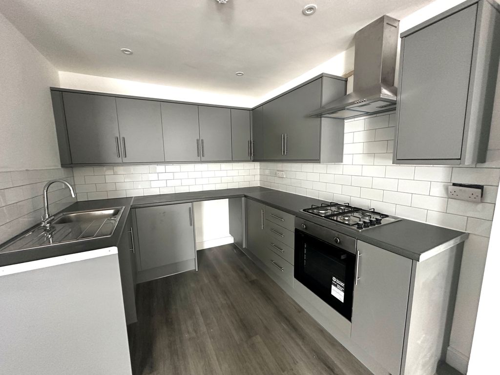 Property photo 1 of 12 Kitchen