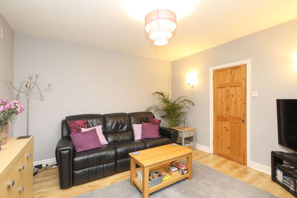 Property photo 3 of 23