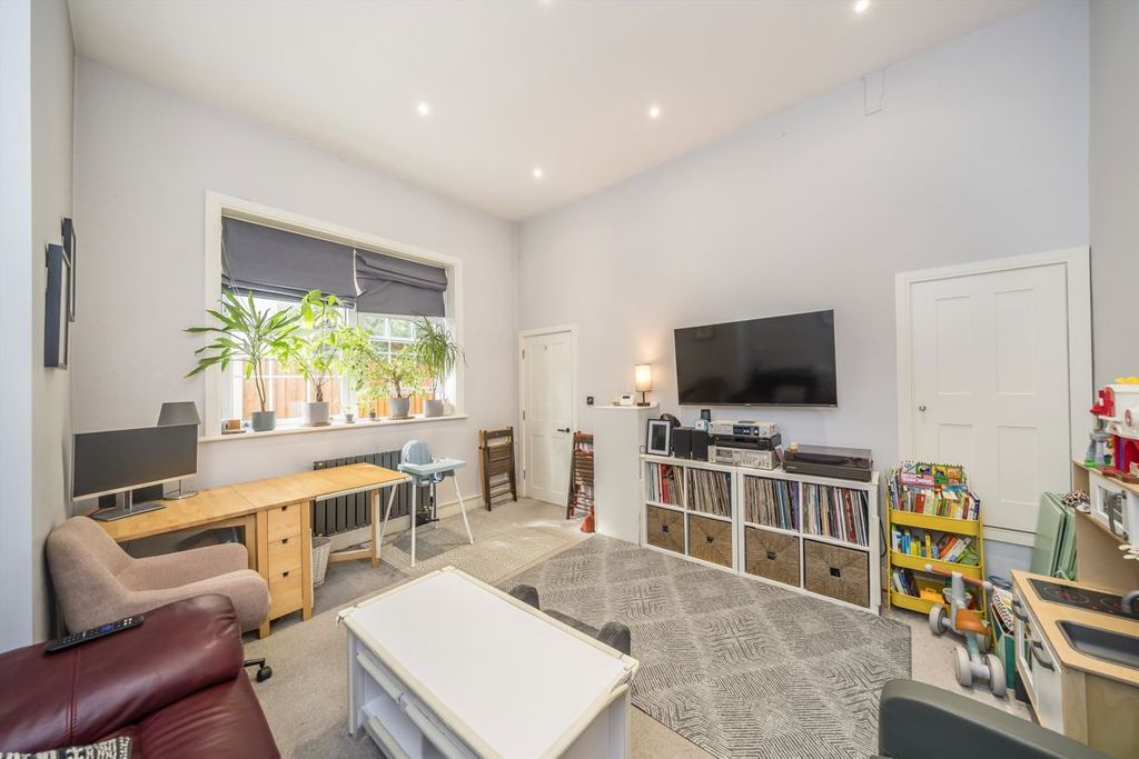 Property photo 2 of 6