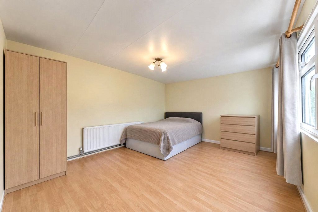 Property photo 3 of 6 Picture No. 02