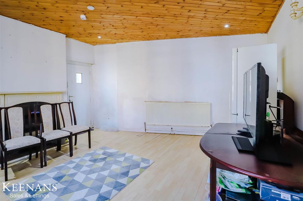 Property photo 3 of 12 Img_6872.Jpg