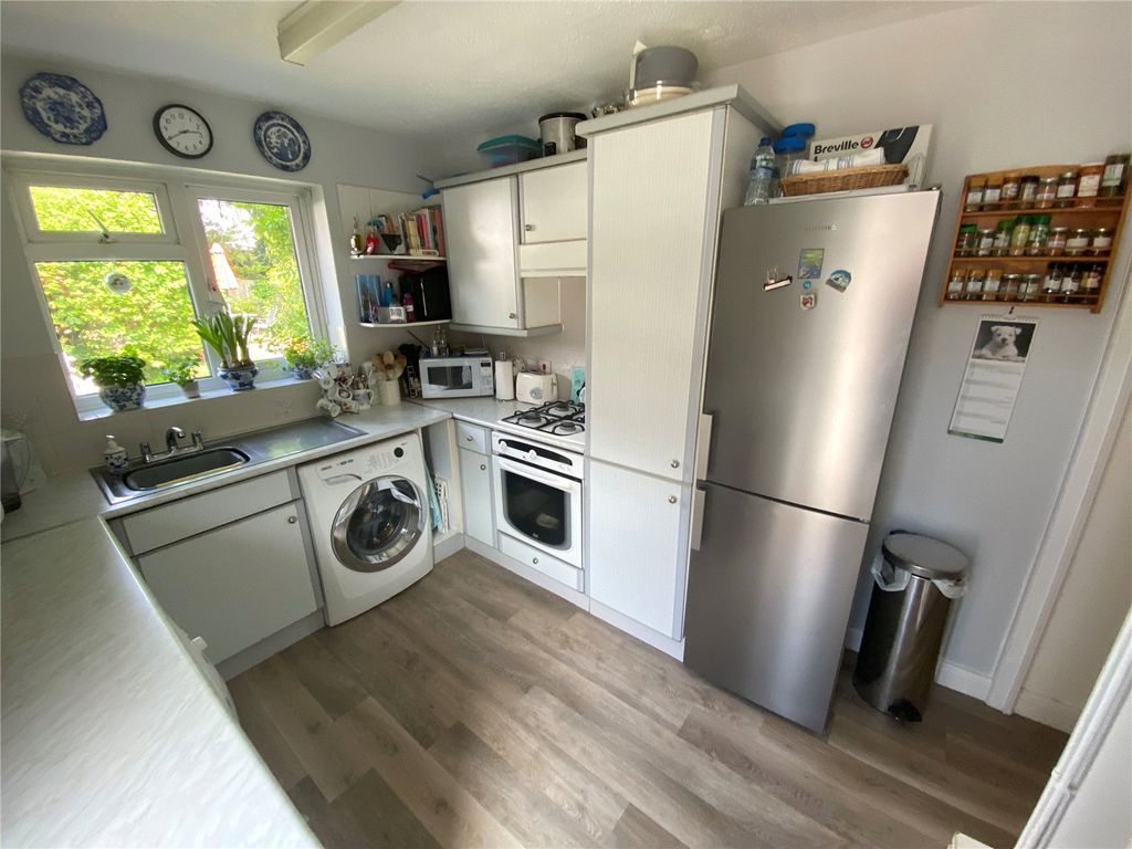 Property photo 3 of 18 Picture No. 12