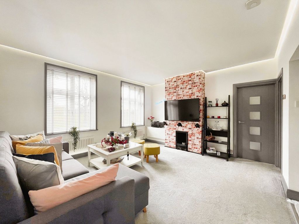 Property photo 1 of 11 Reception Room