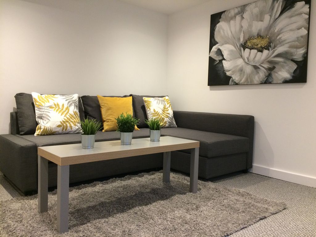 Property photo 1 of 9 2F Eastmoor Road, Wakefield Wf1