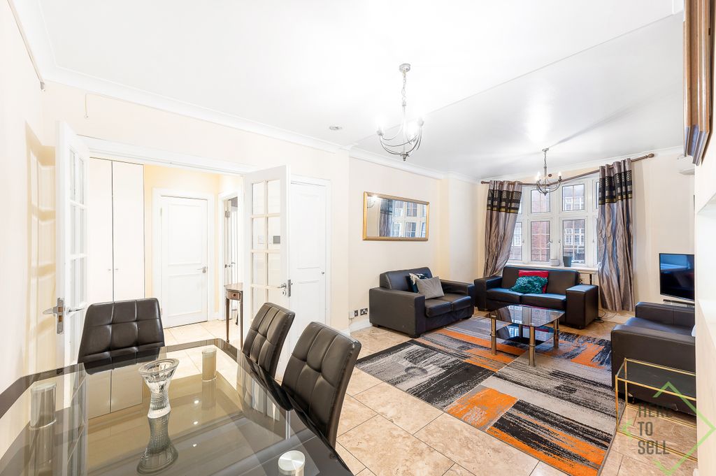 Property photo 2 of 18 12 Princes Court Hi-5