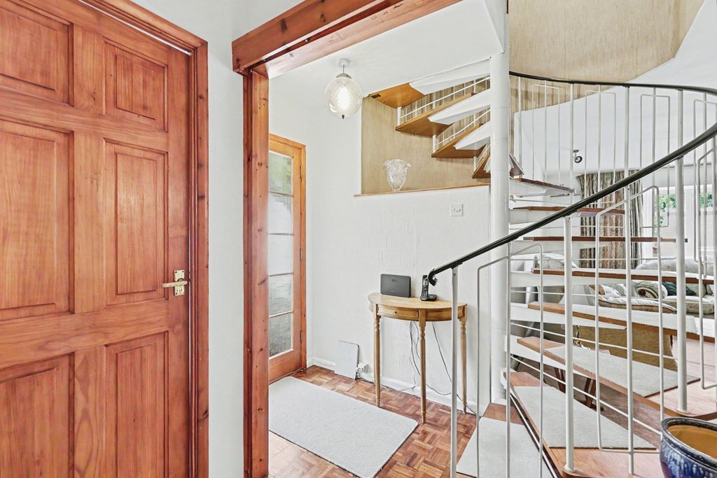 Property photo 2 of 20 Pbox-Img.Jpg