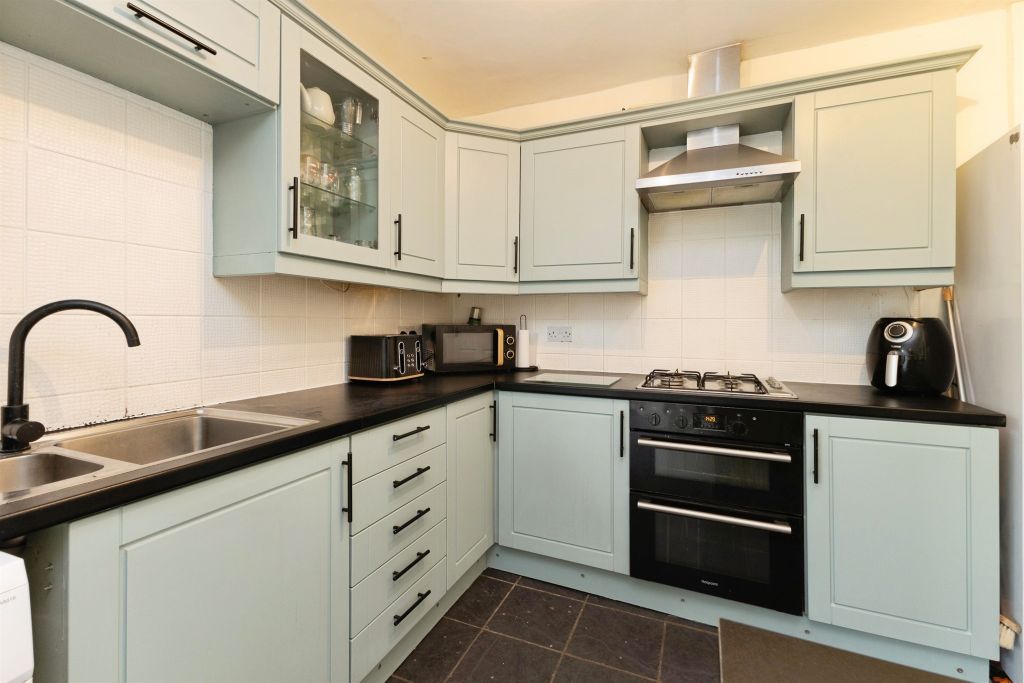 Property photo 2 of 17