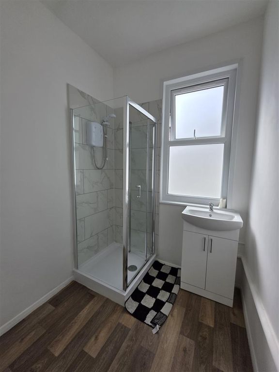 Property photo 3 of 9 Manor Road Shower .Jpg