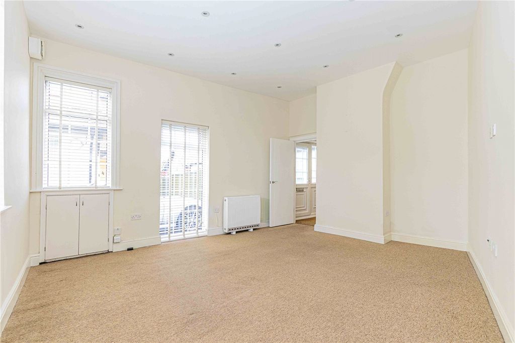 Property photo 3 of 16 Picture No. 14