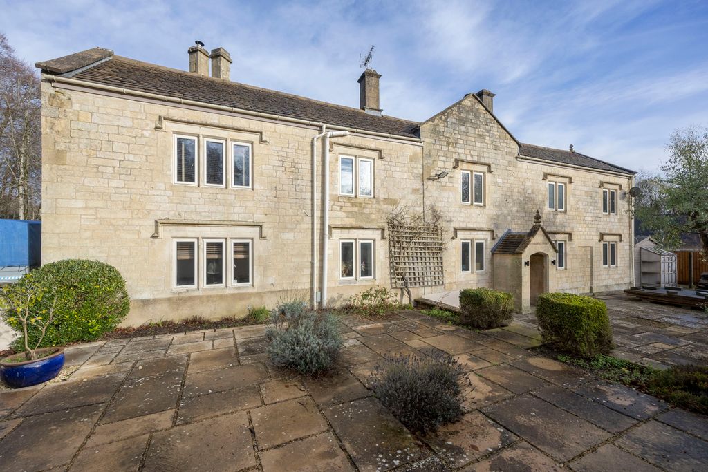 Property photo 1 of 20