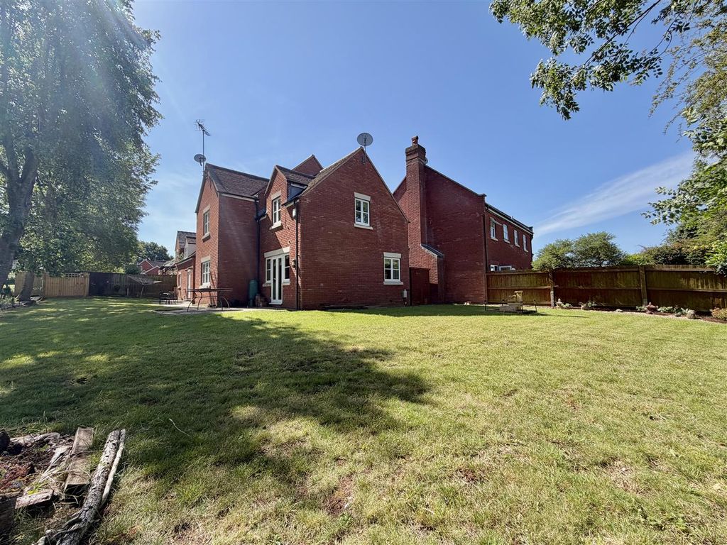 Property photo 3 of 27