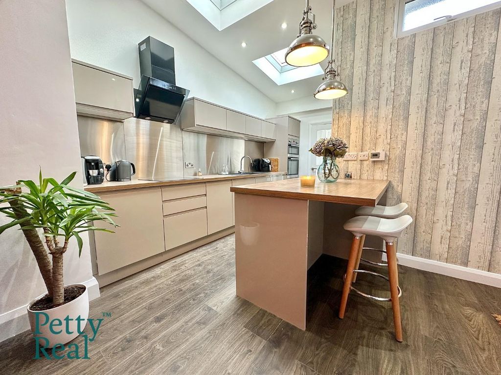 Property photo 1 of 21 6A656F97-E330-498D-A740-1F7A35C43A22.Jpeg