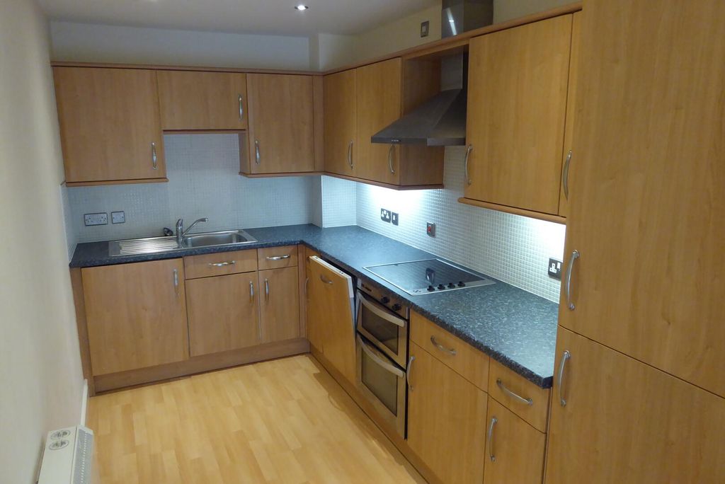 Property photo 2 of 6 Kitchen