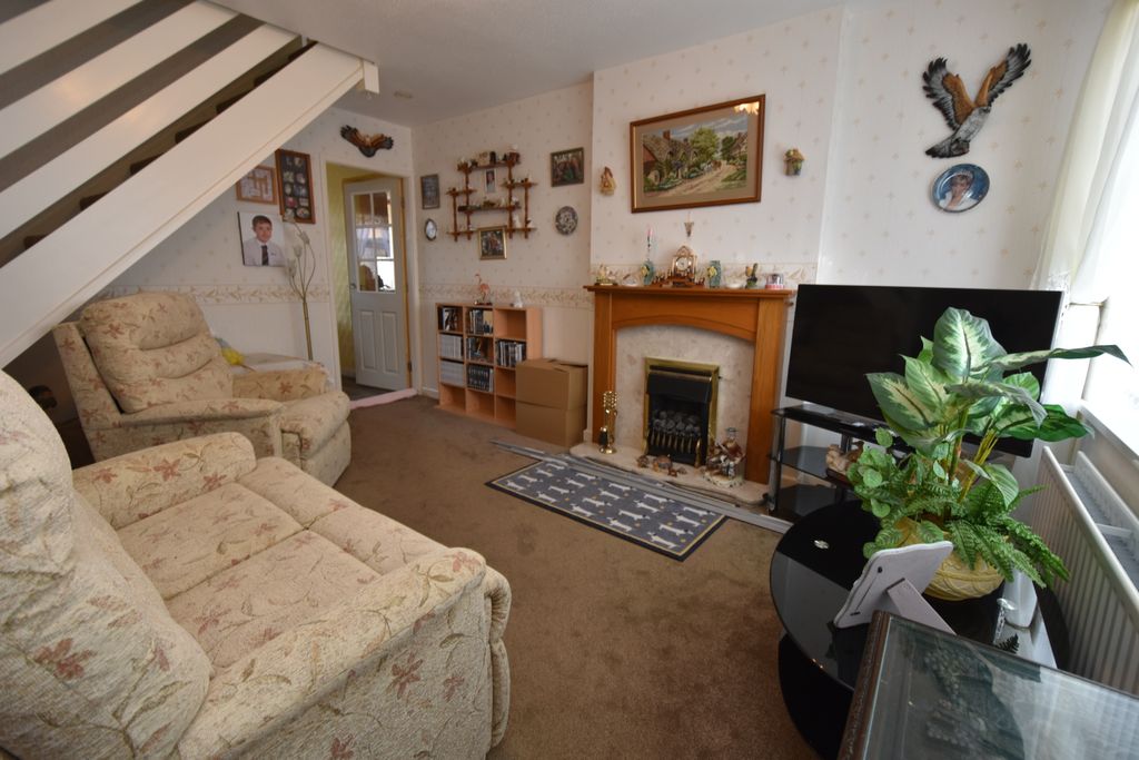 Property photo 2 of 17