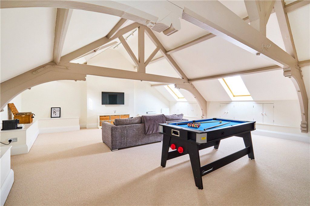 Property photo 3 of 29 Stunning Space