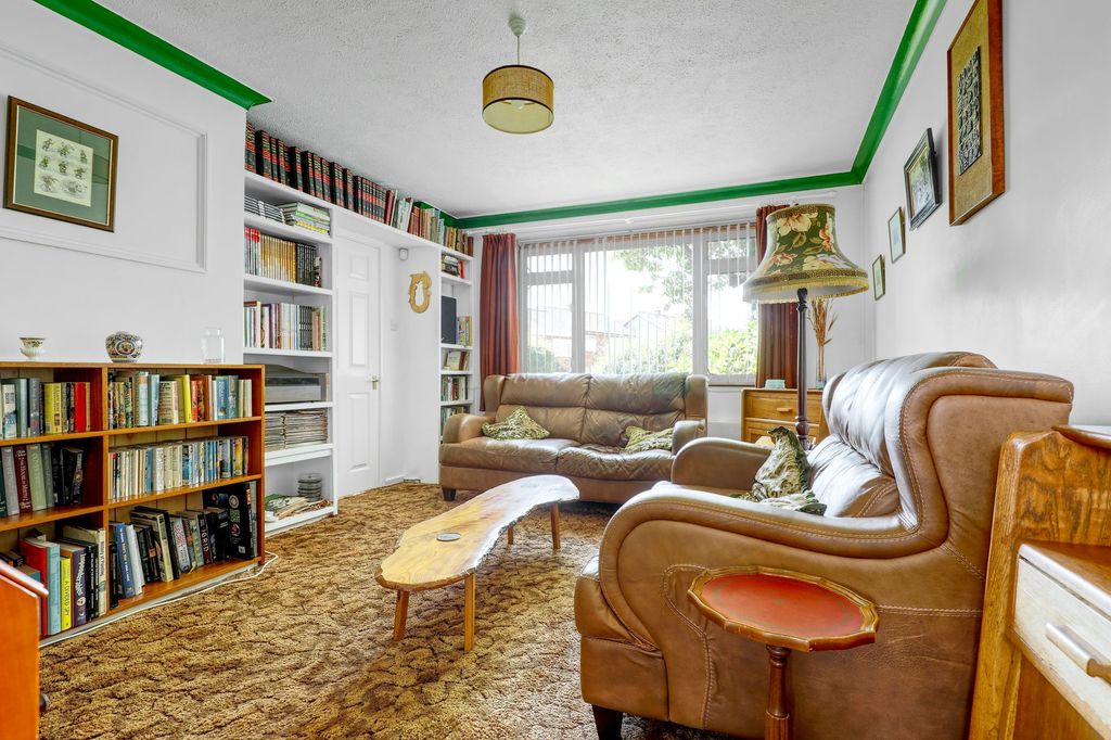 Property photo 3 of 14